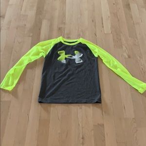 Long-sleeved Under Armour Shirt